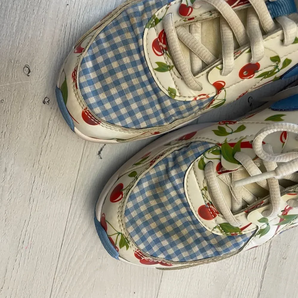 Nike Air girls cherry sneakers‎ size 4